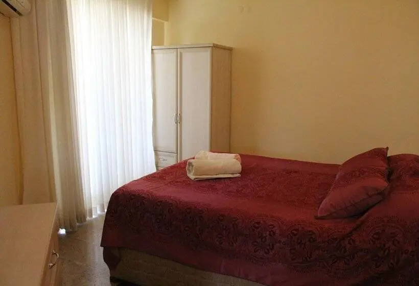 Villa 3 Makuuhuonetta, Dove Apart