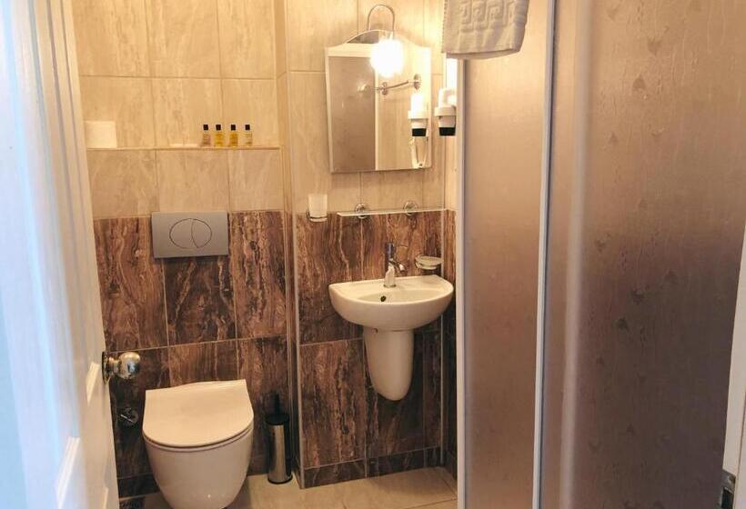 スタンダードルーム, Dove Apart