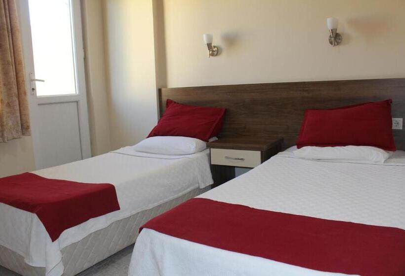 スタンダードトリプルルーム, Dove Apart