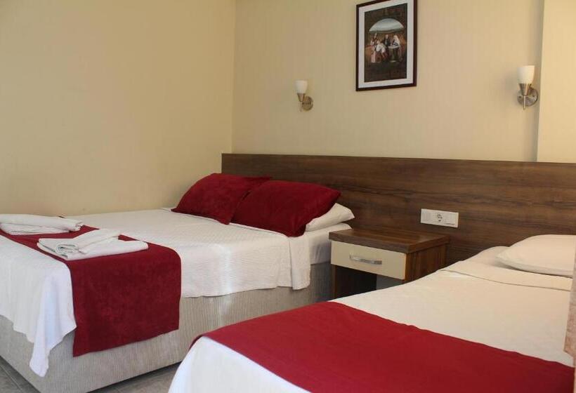 スタンダードトリプルルーム, Dove Apart