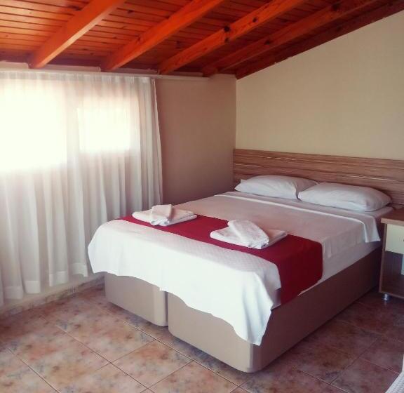 プールビュースタンダードステューディオ, Dove Apart