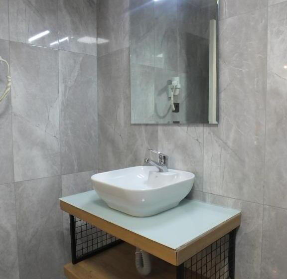 غرفة قياسية ثلاثية, Ankuva