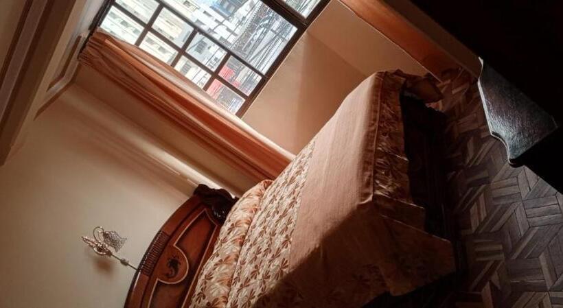 اتاق لوکس, El Lucero