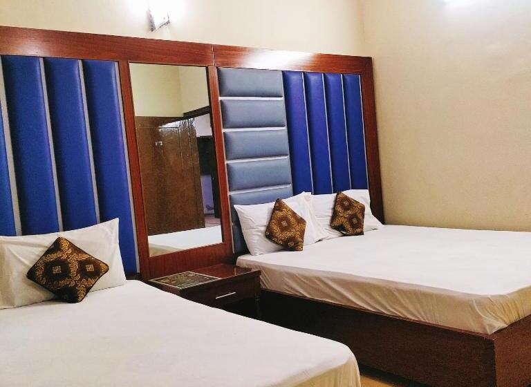 اتاق اکونومی, The Family Hotel In Karachi