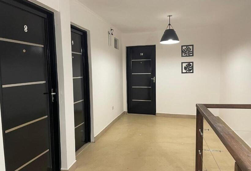 חדר דלוקס לארבעה, Yatay