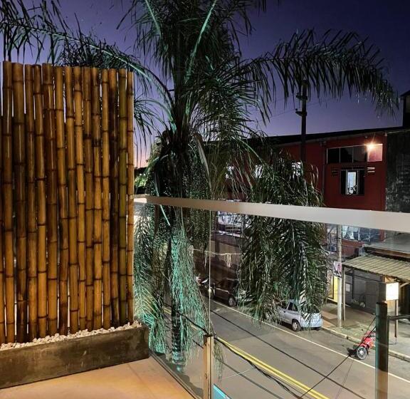 חדר דלוקס לארבעה, Yatay