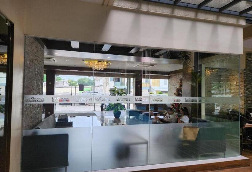 آپارتمان 1 خوابه با بالکن, La Grande Residence 10th Floor Deluxe Unit