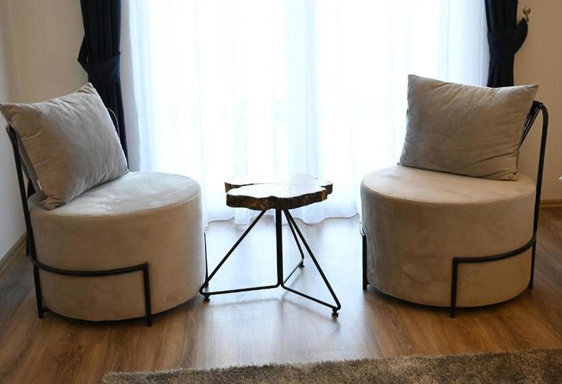 اتاق استاندارد سه نفره, La Ruota Hotel Sharr