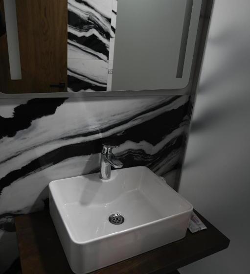 سوییت لوکس, La Ruota Hotel Sharr