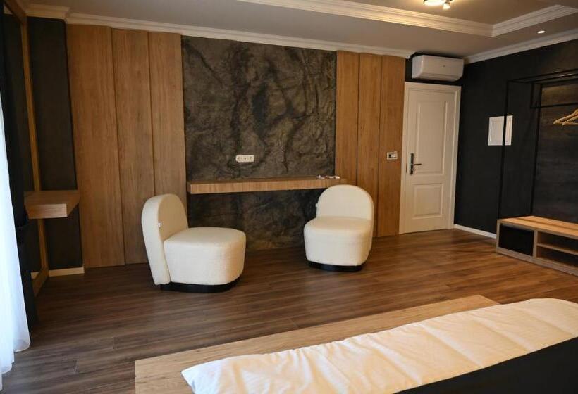 سوییت دوبلکس, La Ruota Hotel Sharr