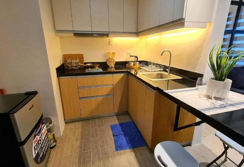 סטודיו סטנדרט עם מרפסת, One Madison Place Tower Two