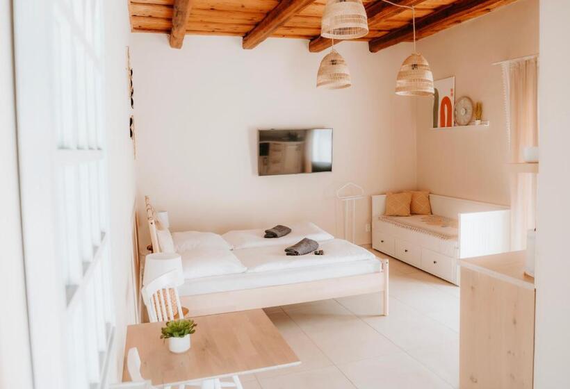 Апартаменты 1 Спальня, Ako Doma