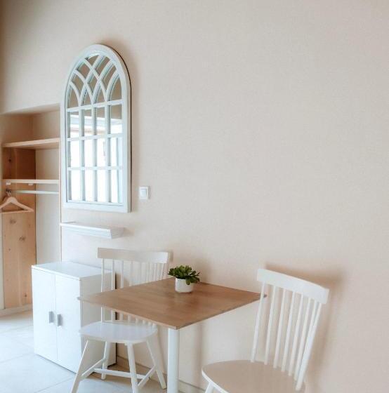 Апартаменты 1 Спальня, Ako Doma