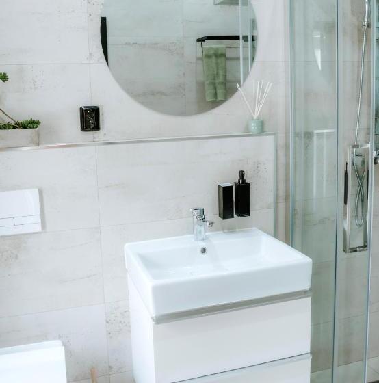 Номер Стандарт, Ako Doma