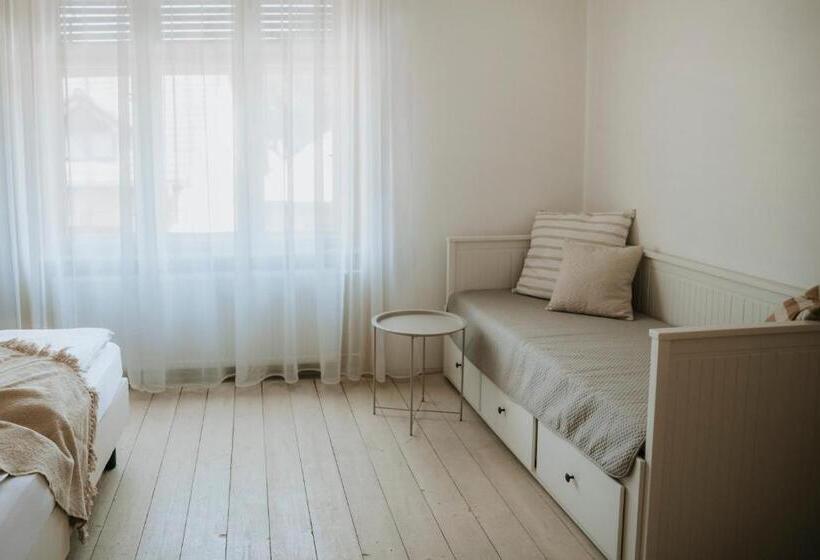 Апартаменты 3 Спальни, Ako Doma