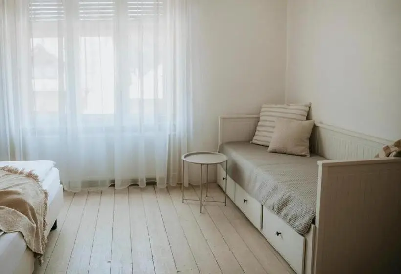 3 Schlafzimmer Apartment, Ako Doma
