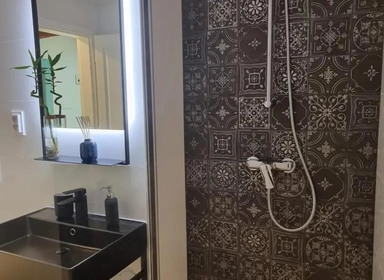 1 Schlafzimmer Apartment, Ako Doma