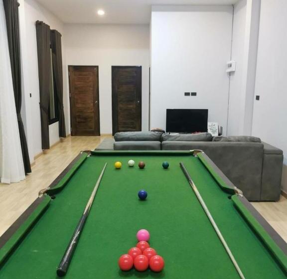 Вилла с 1 спальней и бассейном, Deeverpool Villa
