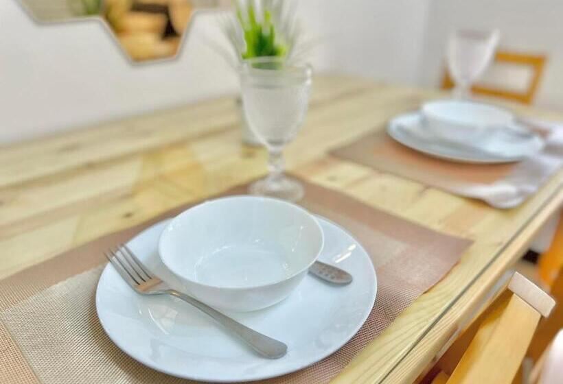 Apartamento 1 Dormitório com Sacada, The Celandine Residences