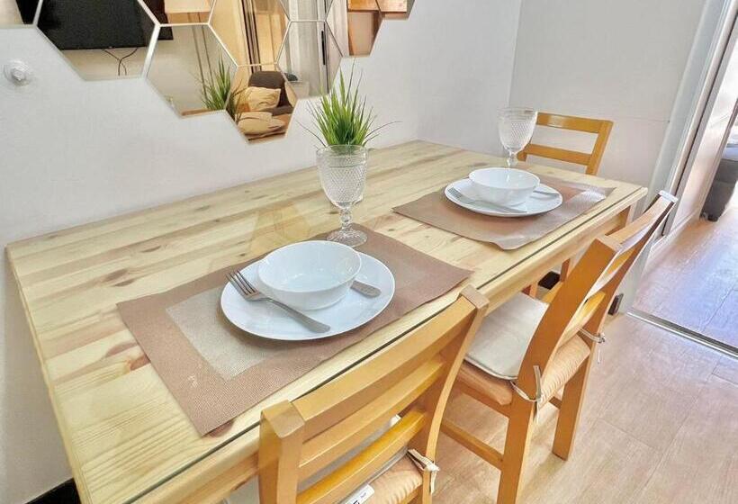 Apartamento 1 Dormitório com Sacada, The Celandine Residences