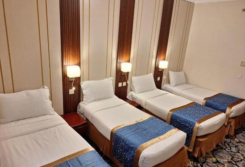 Четырехместный Номер Стандарт, فندق منار الإيمان