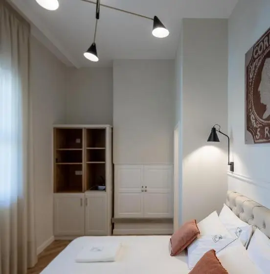 اتاق لوکس, Casa Dos Correios