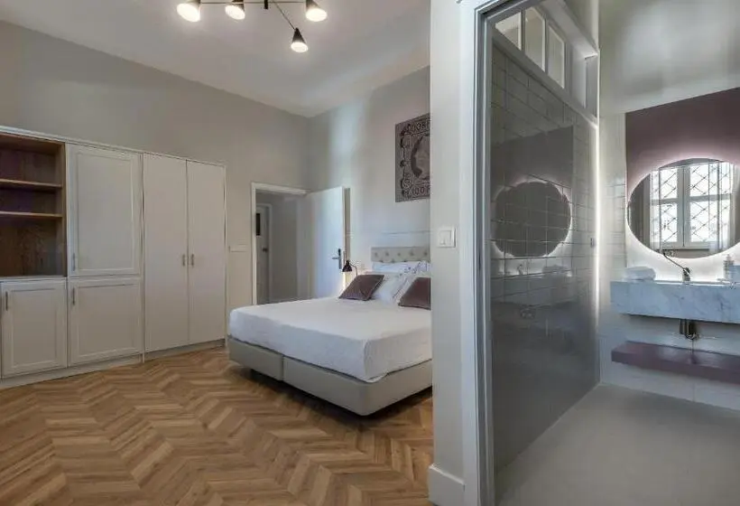 سوئیت جونیور خانوادگی, Casa Dos Correios