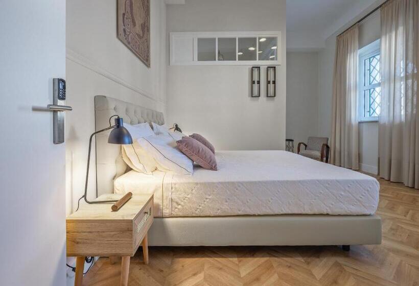 سوئیت جونیور خانوادگی, Casa Dos Correios