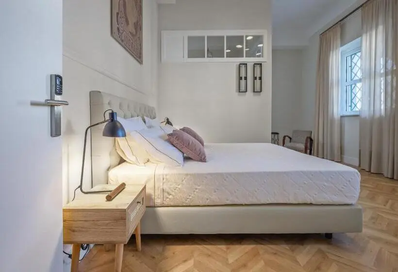 سوئیت جونیور خانوادگی, Casa Dos Correios