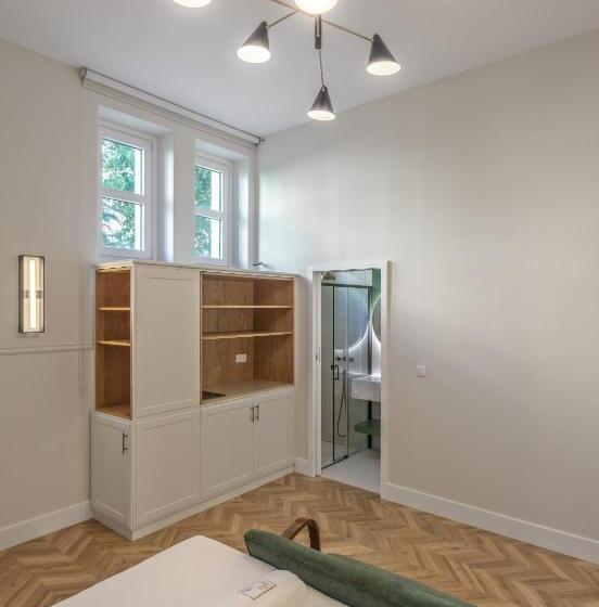 اتاق لوکس, Casa Dos Correios