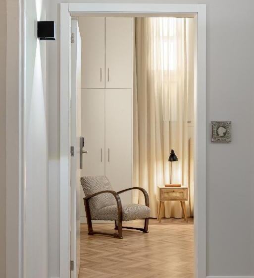 Номер Deluxe, Casa Dos Correios