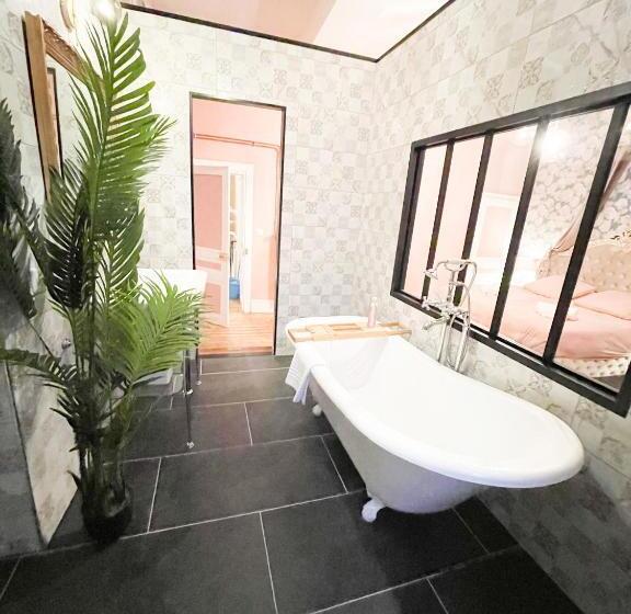 חדר סטנדרט נוף לגינה, Chateau Bourgeoisie