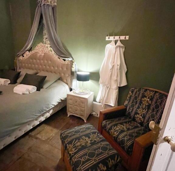 חדר דחוקס עם מיטת קינג, Chateau Bourgeoisie