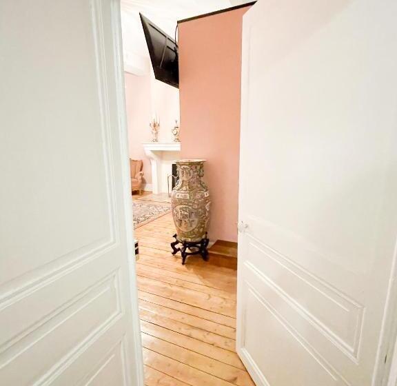 חדר סטנדרט נוף לגינה, Chateau Bourgeoisie