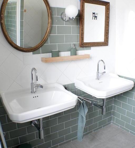 חדר משפחתי, La Villa Des 3 Pins