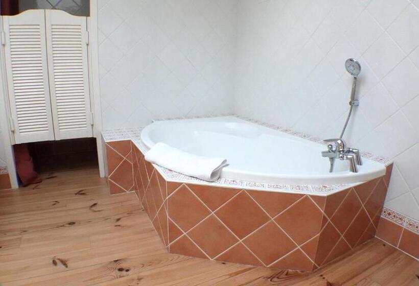 Трехместный Номер Стандарт Вид на Сад, La Villa Des 3 Pins