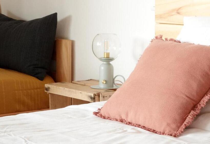 חדר סטנדרט לשלושה עם נוף לגינה, La Villa Des 3 Pins