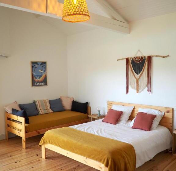 חדר סטנדרט לשלושה עם נוף לגינה, La Villa Des 3 Pins