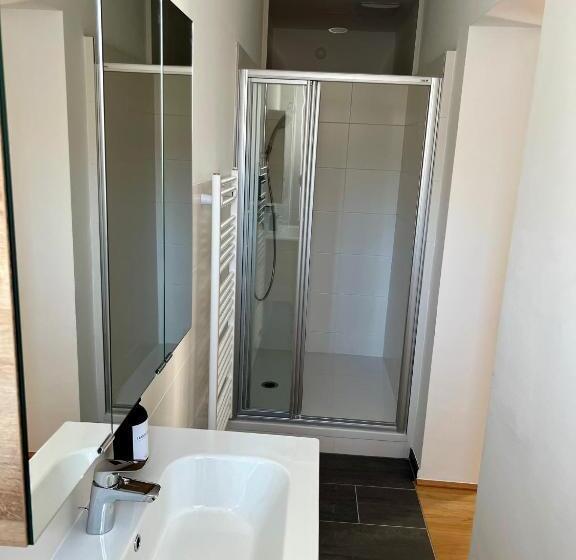 آپارتمان لوکس 1 خوابه, Genta