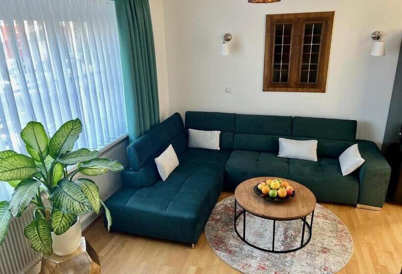 آپارتمان لوکس 1 خوابه, Genta