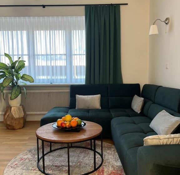 آپارتمان لوکس 1 خوابه, Genta