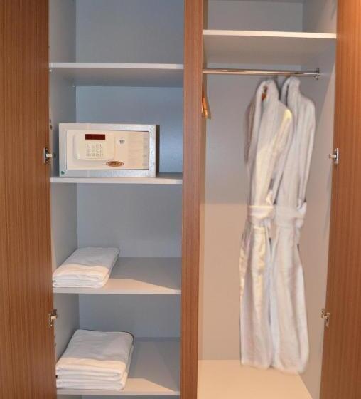 اتاق استاندارد با چشمانداز, Arena Grand