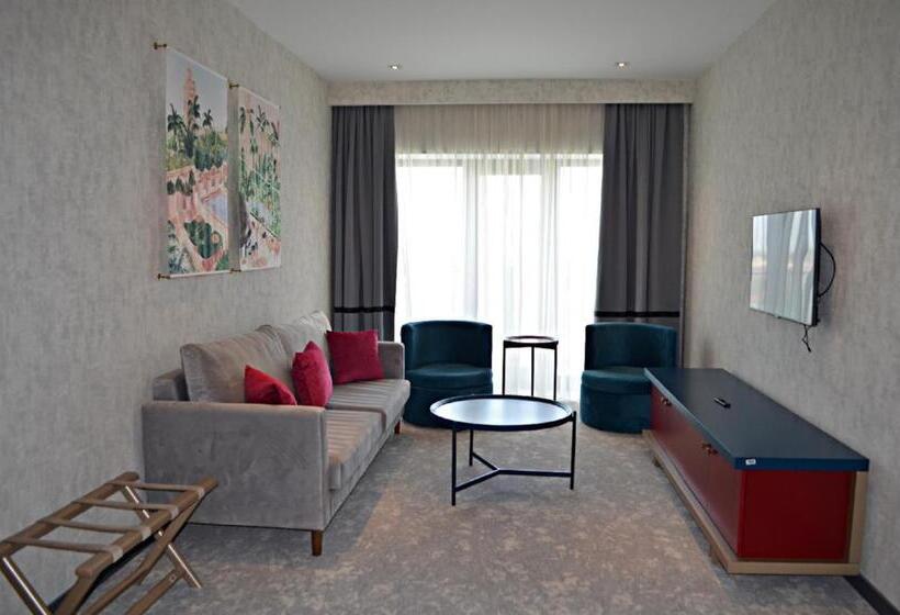 مجموعه ویستا شهر, Arena Grand