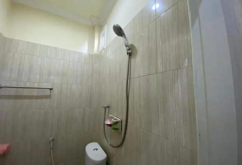 デラックスルーム, Capital O 93124 Lombok Northis Homestay