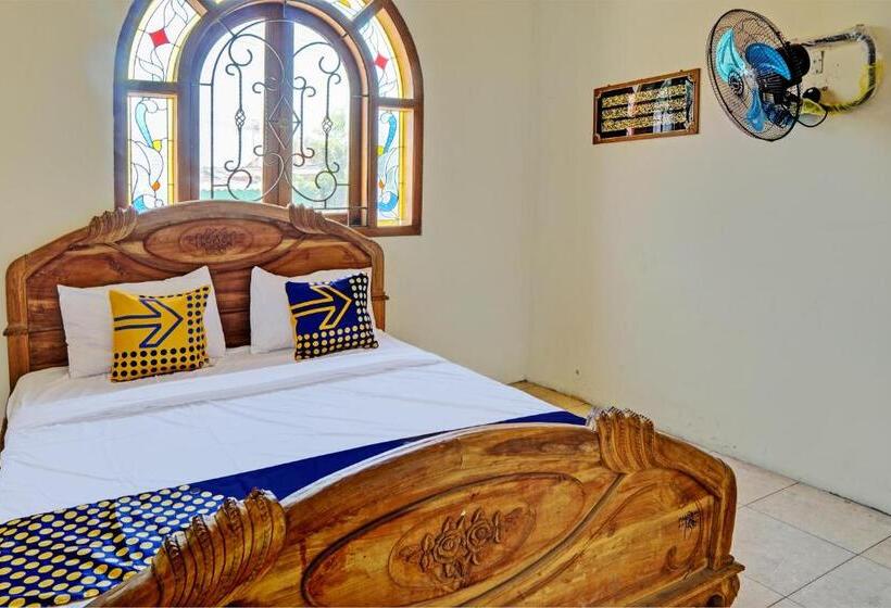 Номер Economy, Spot On 93144 Homestay H. Syarif Syariah   Bandar Gresik 2