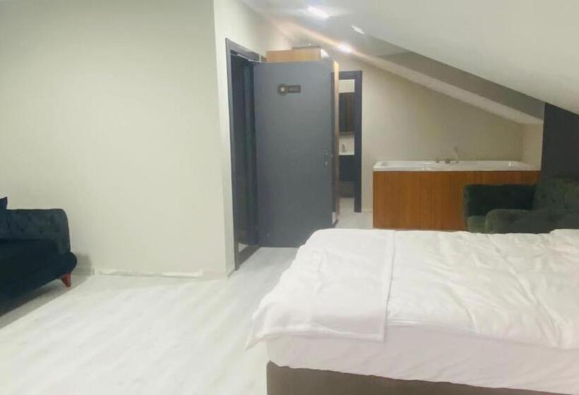 Люкс Кровать Кинг, The North