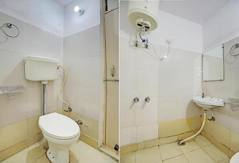 Triple Classic Room, Oyo Hotel Krishna Inn