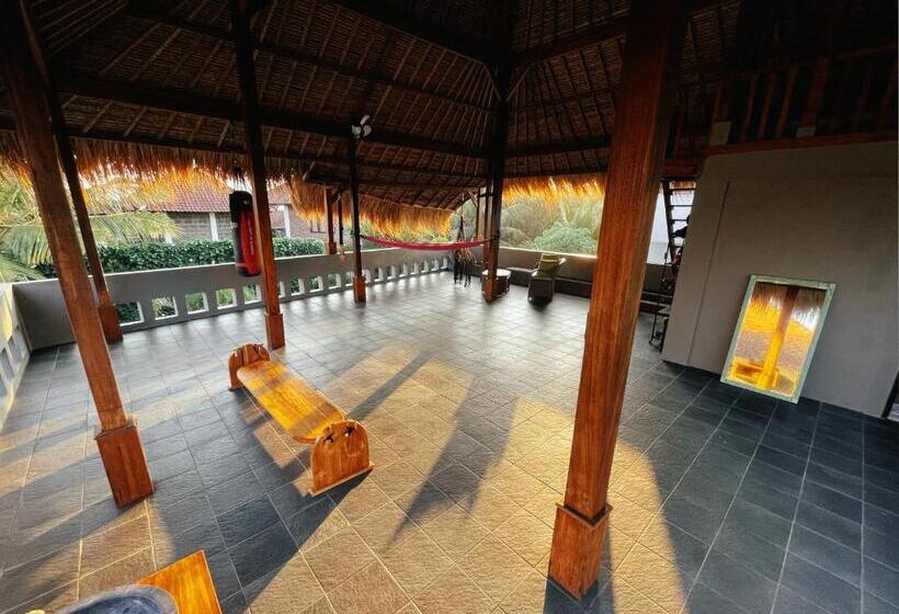 Номер Deluxe Вид на Бассейн, Surflab Villa