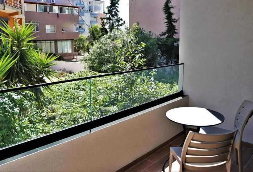 سوییت خانوادگی, Relax Inn Hotel Durres