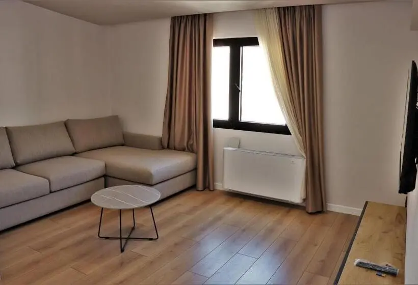 سوییت خانوادگی, Relax Inn Hotel Durres